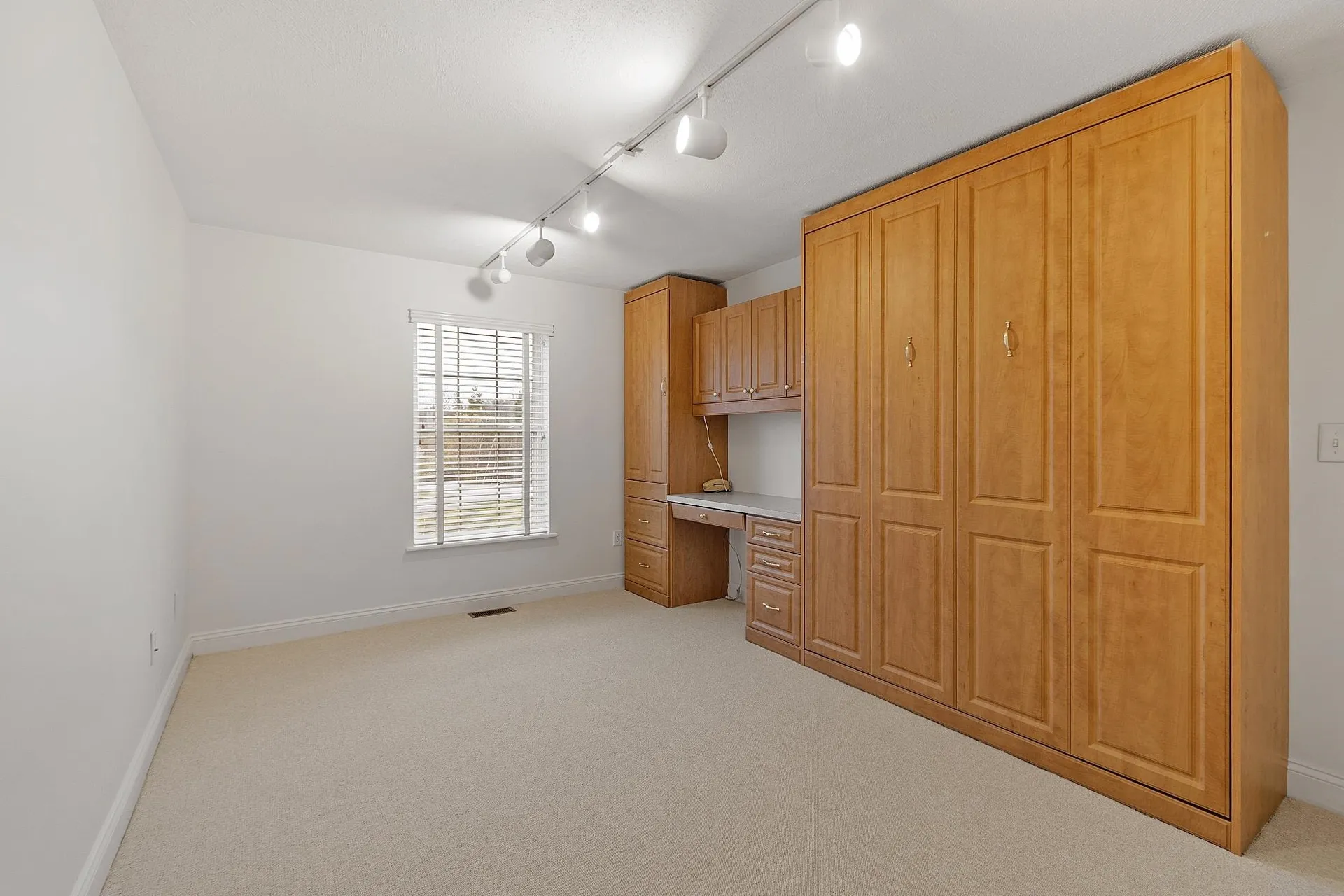 13 Autumn Lane Hampstead NH 03826