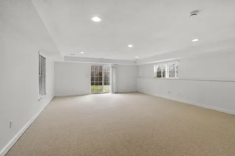 13 Autumn Lane Hampstead NH 03826