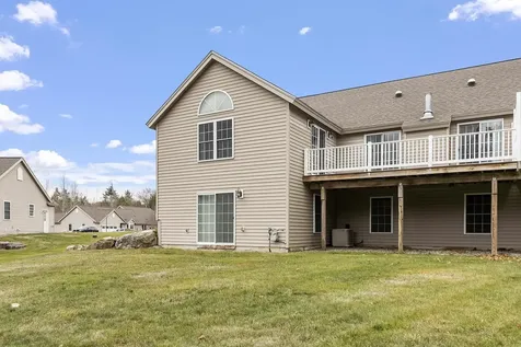 13 Autumn Lane Hampstead NH 03826