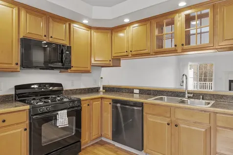 13 Autumn Lane Hampstead NH 03826