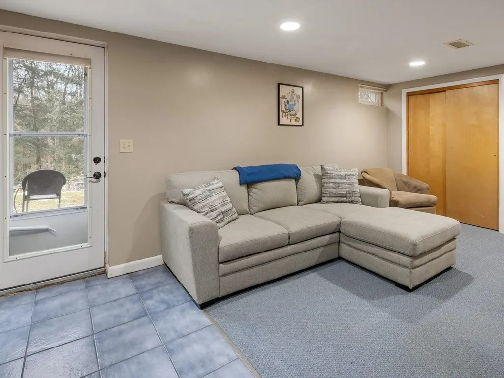 55 Foster Road Essex VT 05452