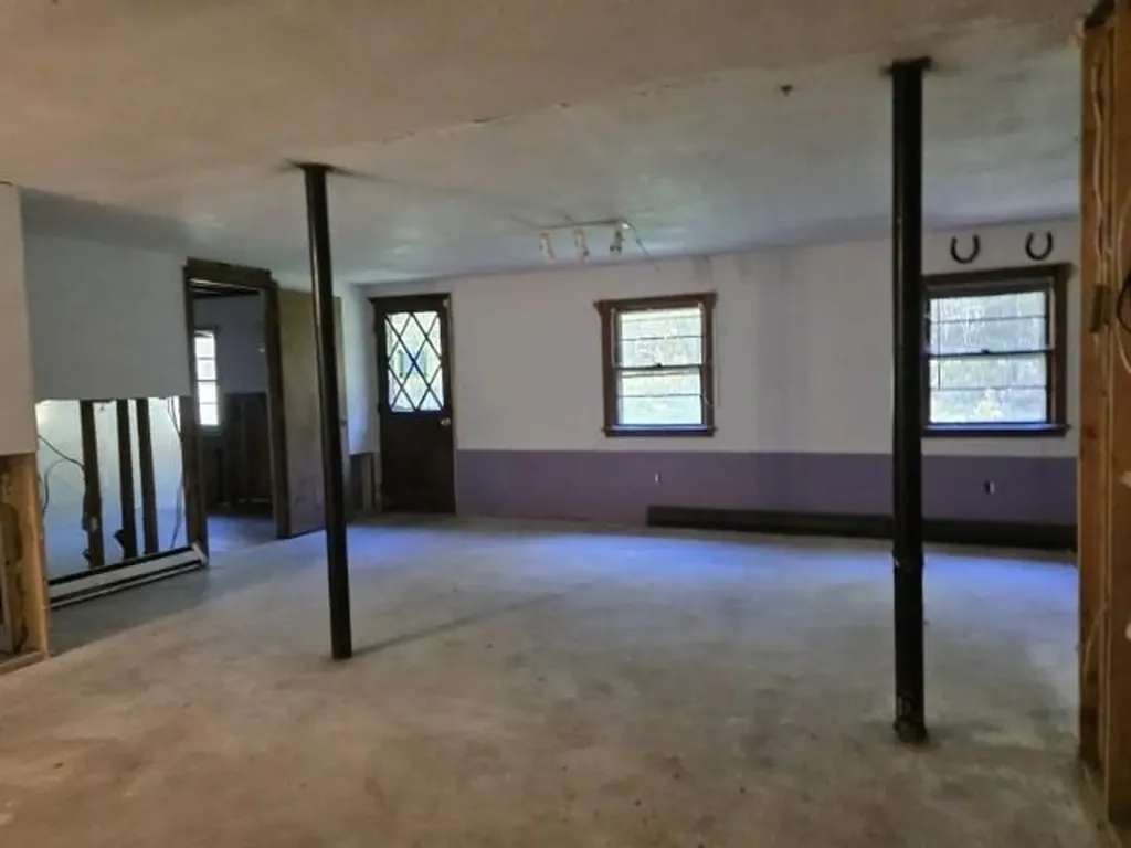 4 Tara Hill Lane Hinsdale NH 03451