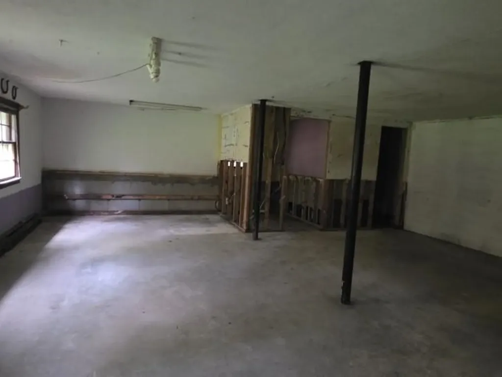 4 Tara Hill Lane Hinsdale NH 03451