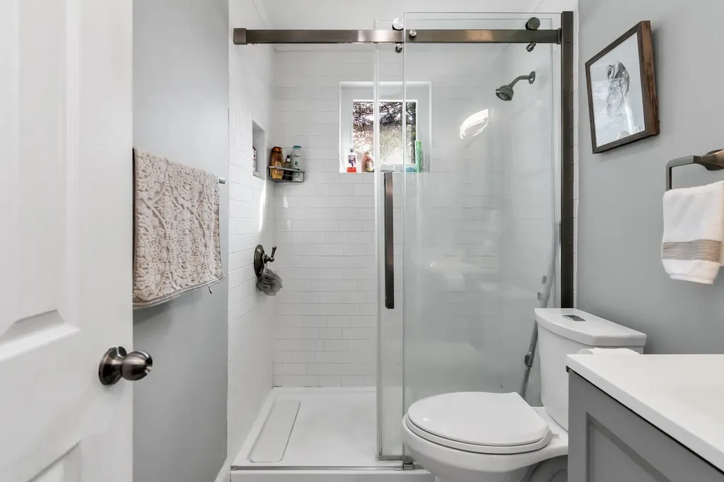 8 Alta Avenue Salem NH 03079