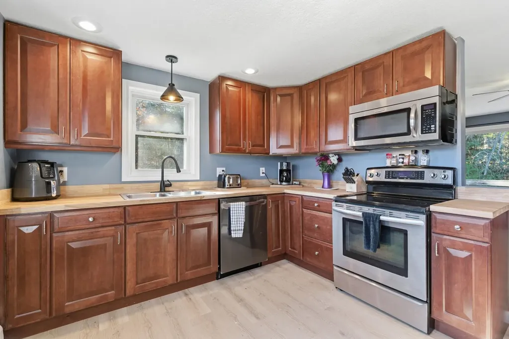 71 Goshen Drive Loudon NH 03307