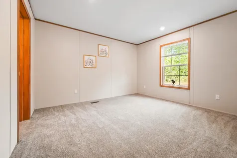 33 Old Bridge Court Effingham NH 03882
