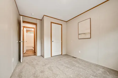 33 Old Bridge Court Effingham NH 03882