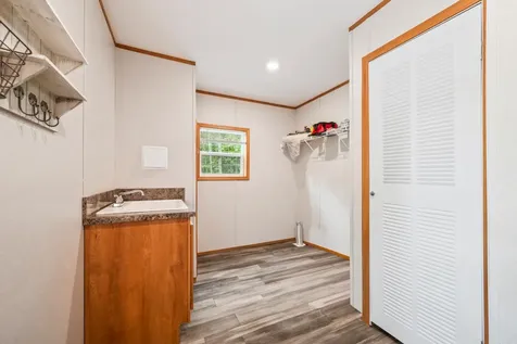 33 Old Bridge Court Effingham NH 03882