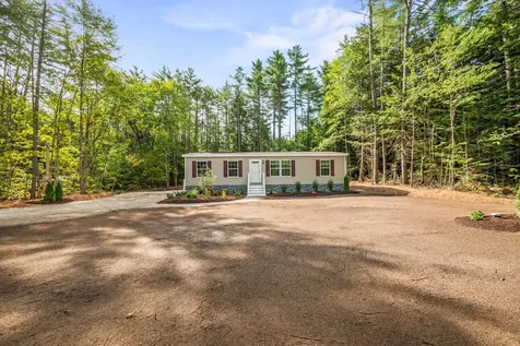 33 Old Bridge Court Effingham NH 03882