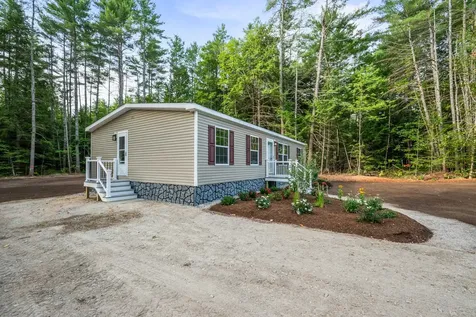 33 Old Bridge Court Effingham NH 03882
