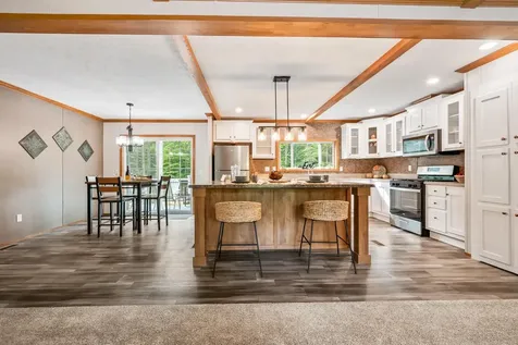 33 Old Bridge Court Effingham NH 03882