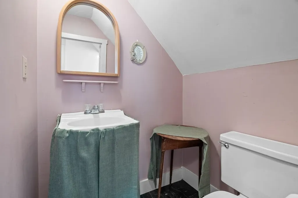 2295 Quechee Main Street Hartford VT 05059