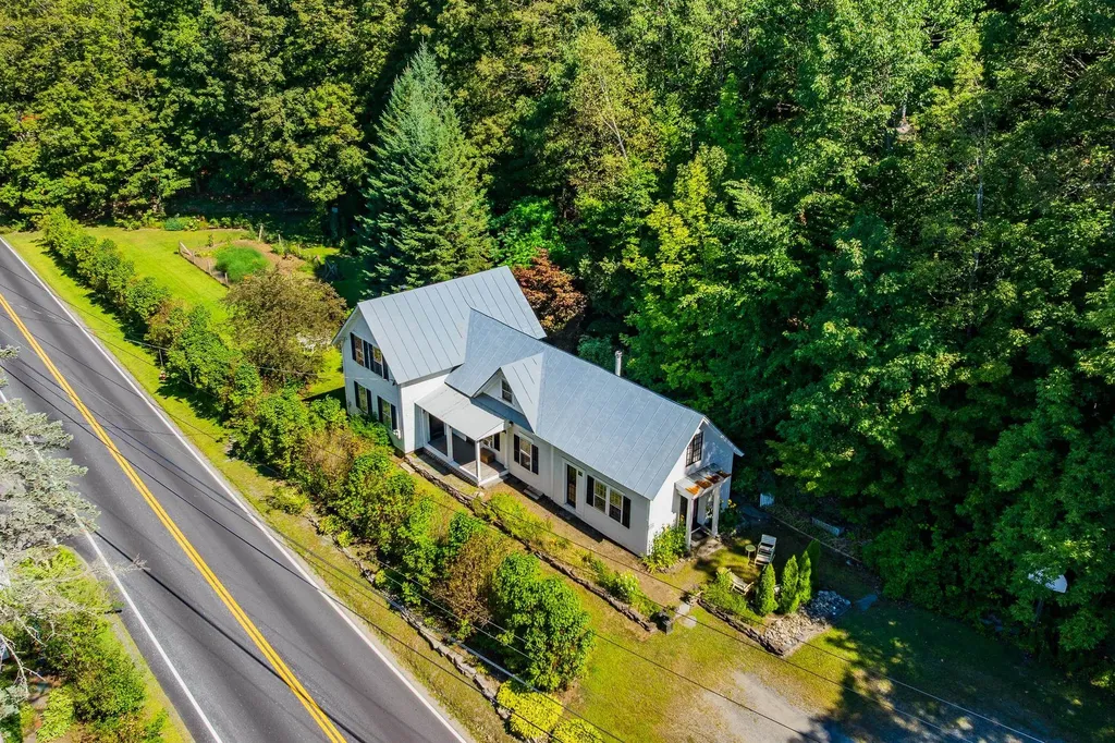 2295 Quechee Main Street Hartford VT 05059