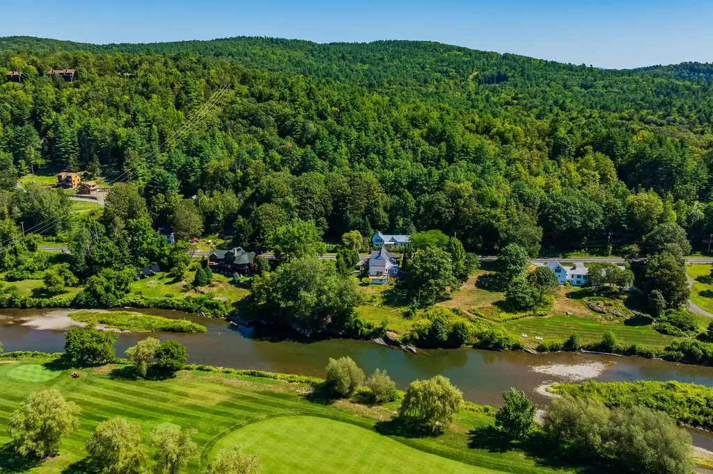 2295 Quechee Main Street Hartford VT 05059