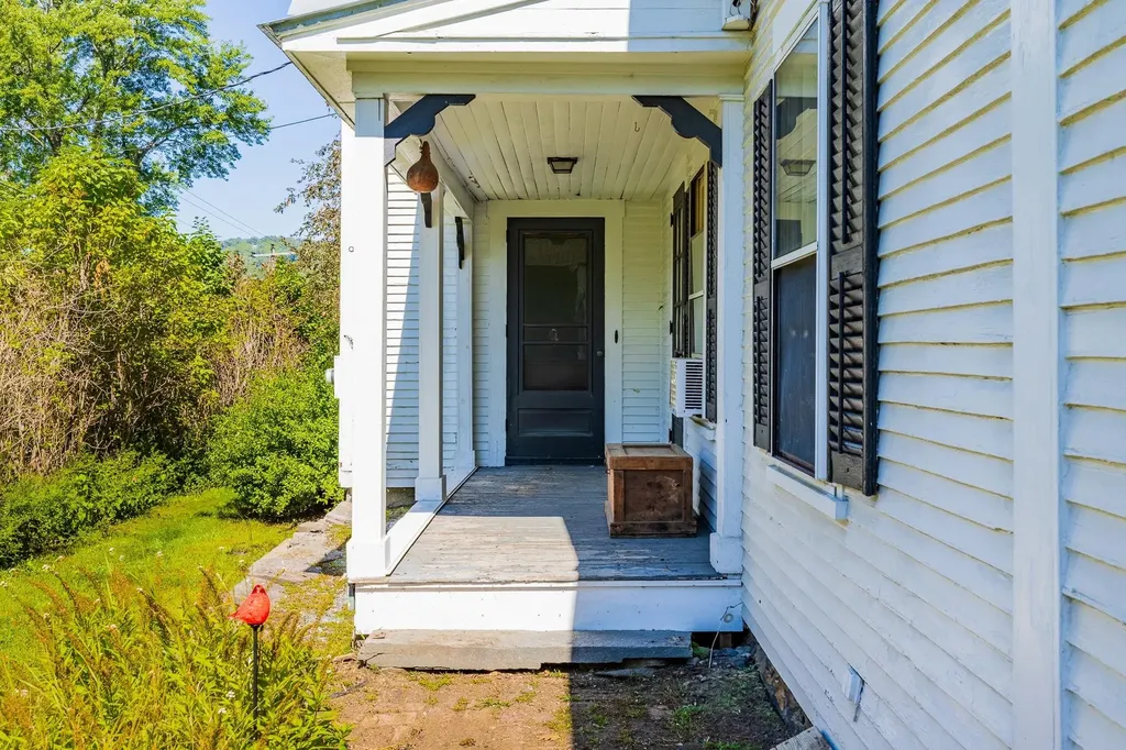 2295 Quechee Main Street Hartford VT 05059