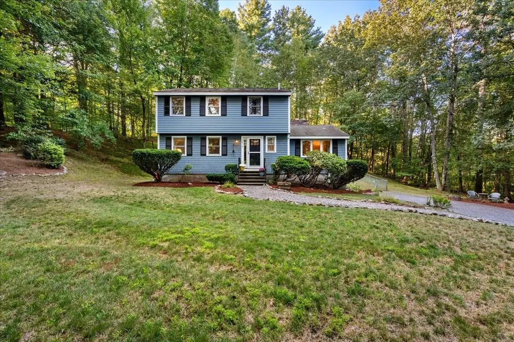 5 Hickory Hill Drive Londonderry NH 03053
