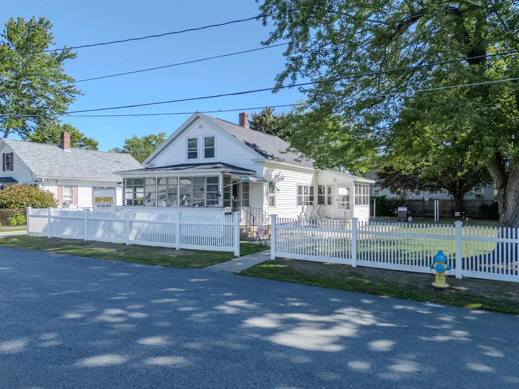 72 Linwood Street Nashua NH 03060
