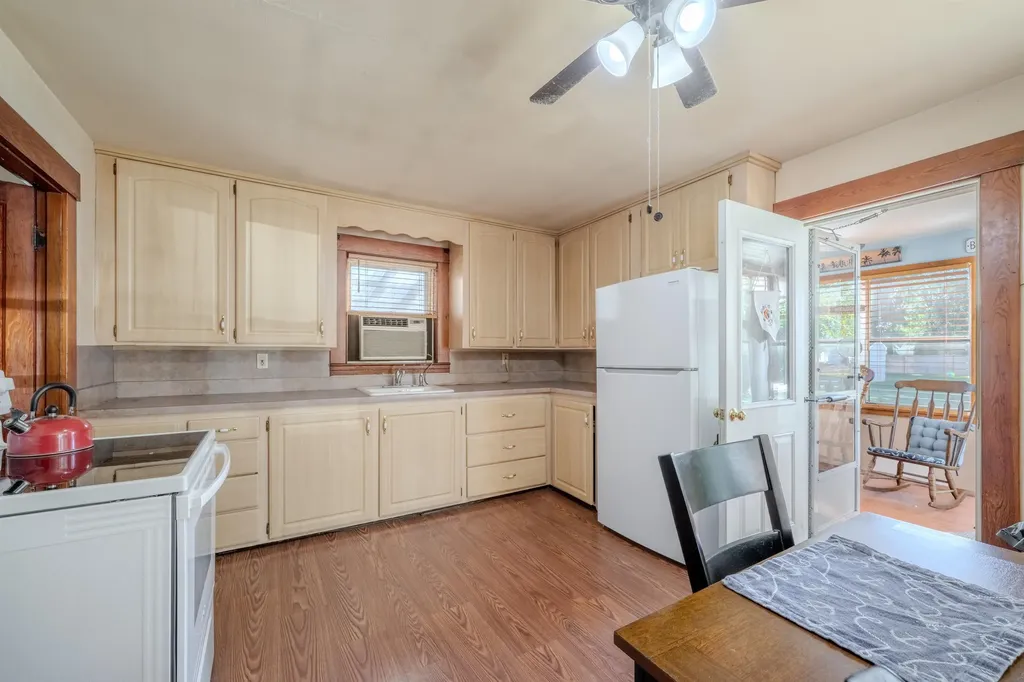 72 Linwood Street Nashua NH 03060