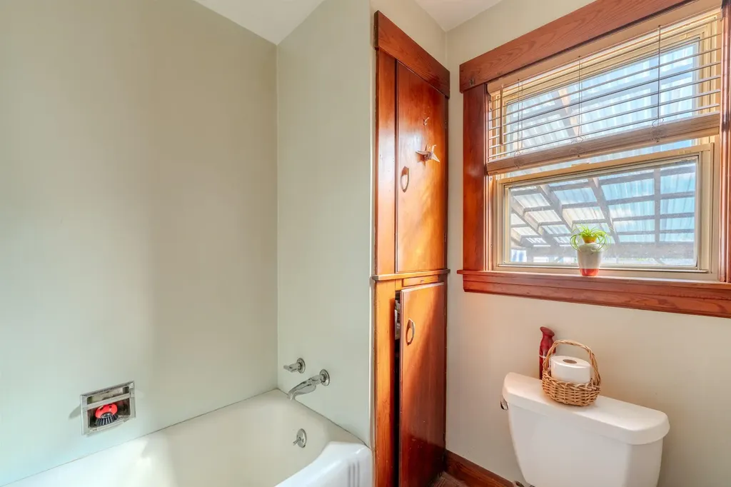 72 Linwood Street Nashua NH 03060