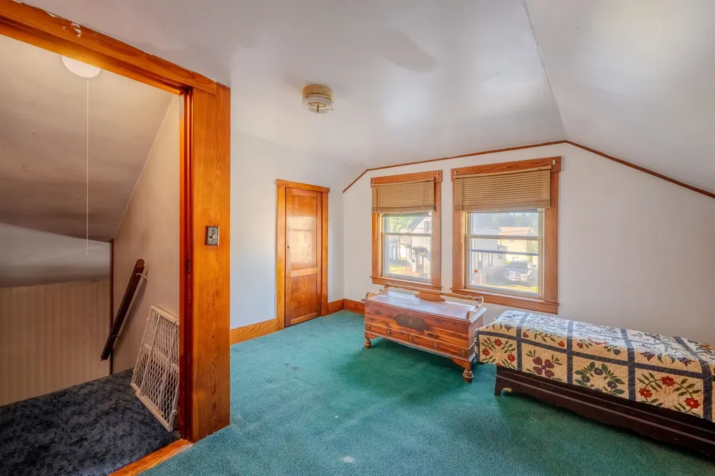 72 Linwood Street Nashua NH 03060