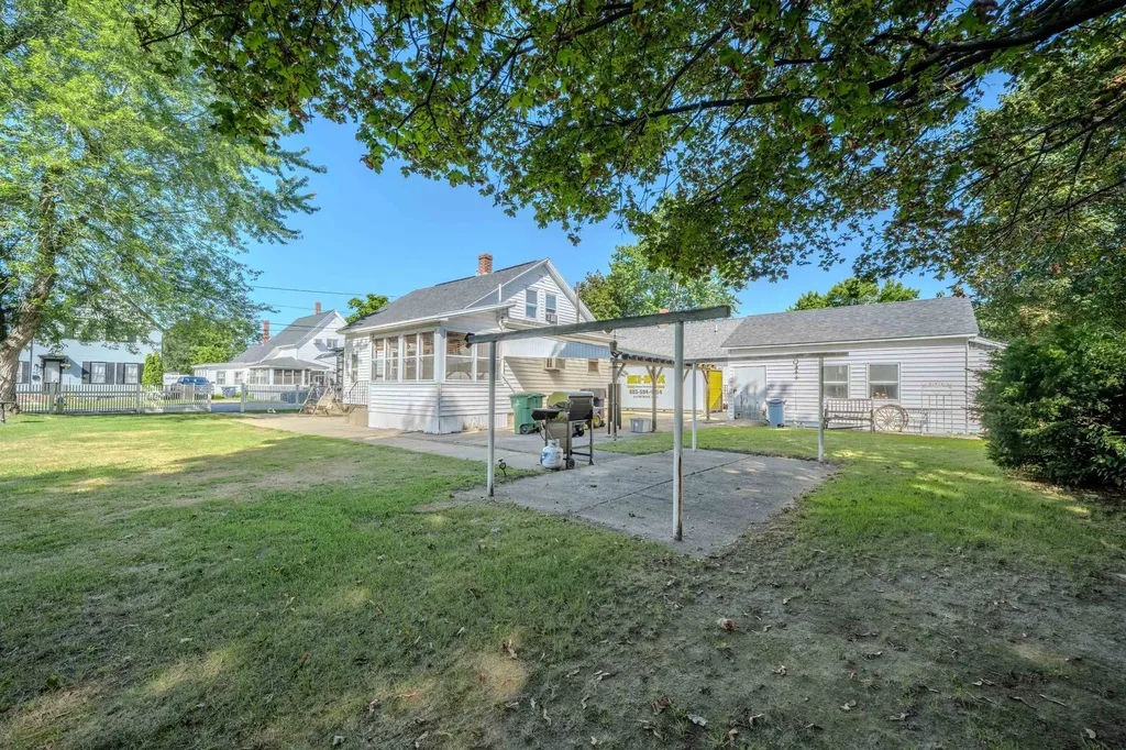 72 Linwood Street Nashua NH 03060