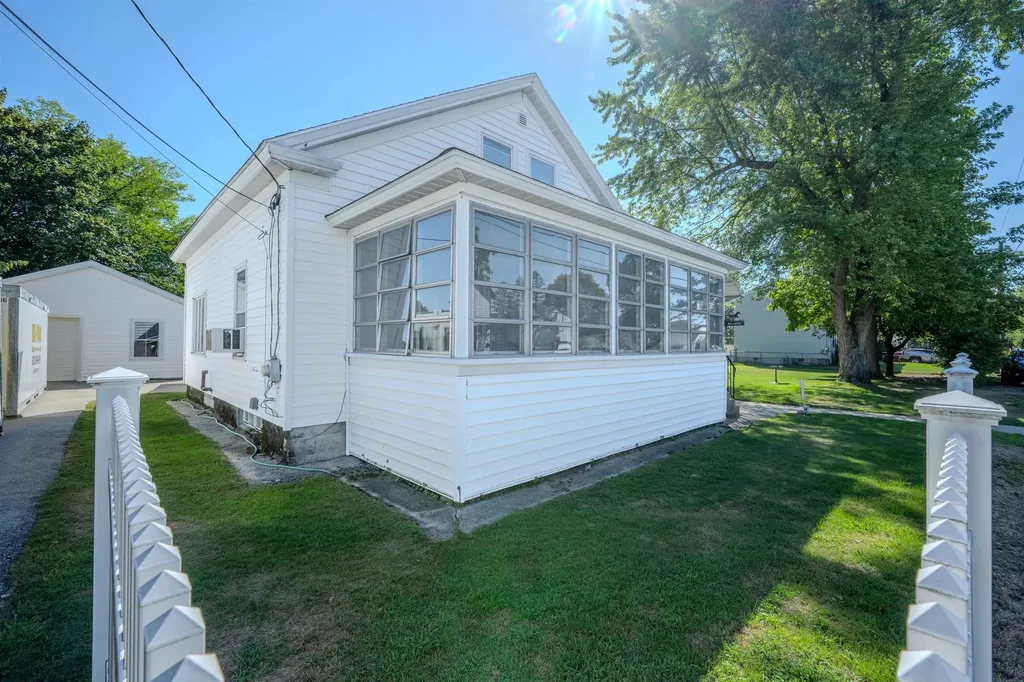 72 Linwood Street Nashua NH 03060