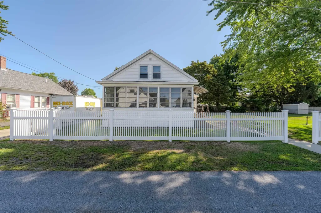 72 Linwood Street Nashua NH 03060
