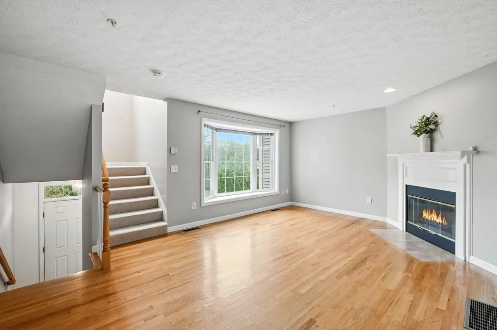 19 Georgetown Drive Nashua NH 03062