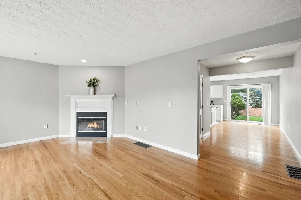 19 Georgetown Drive Nashua NH 03062