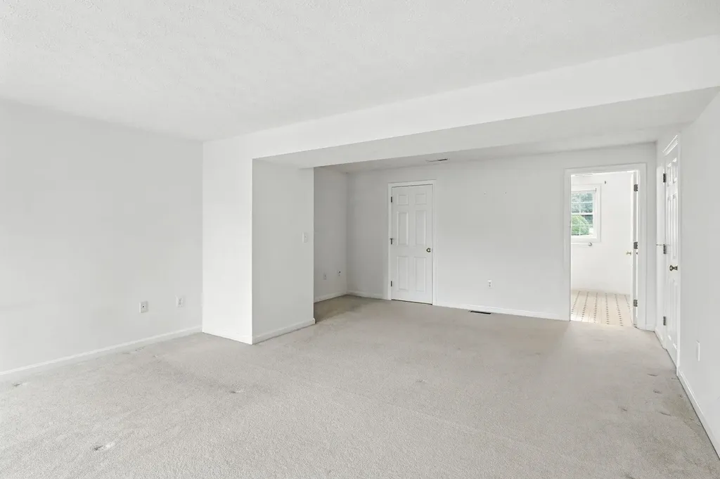 19 Georgetown Drive Nashua NH 03062