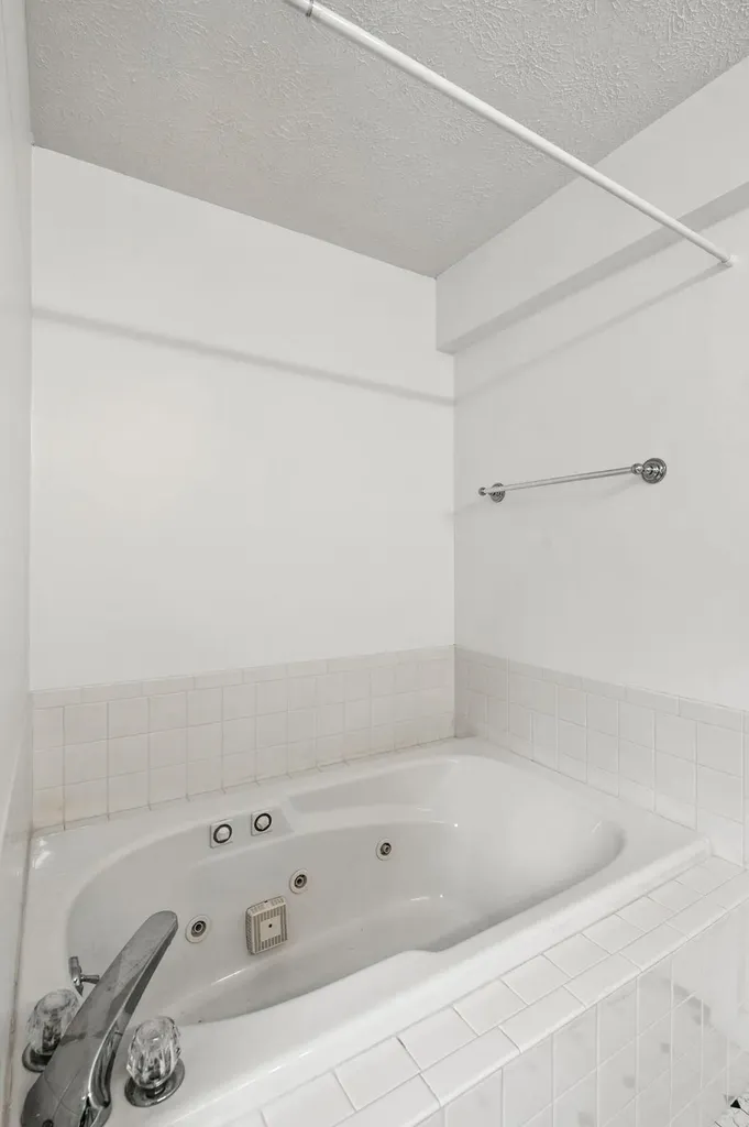 19 Georgetown Drive Nashua NH 03062