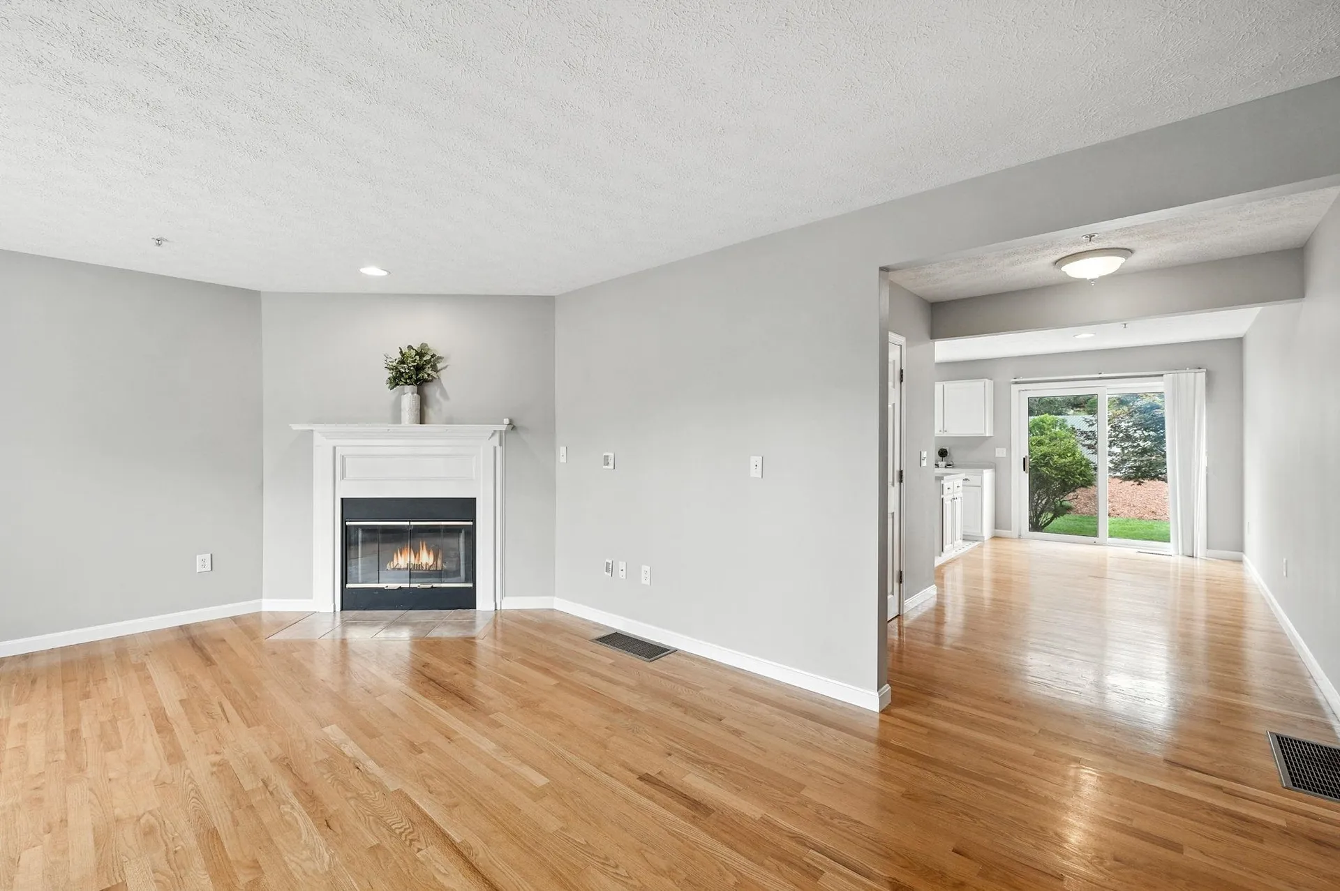 19 Georgetown Drive Nashua NH 03062