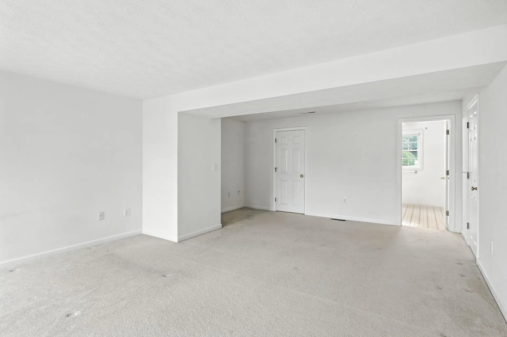 19 Georgetown Drive Nashua NH 03062