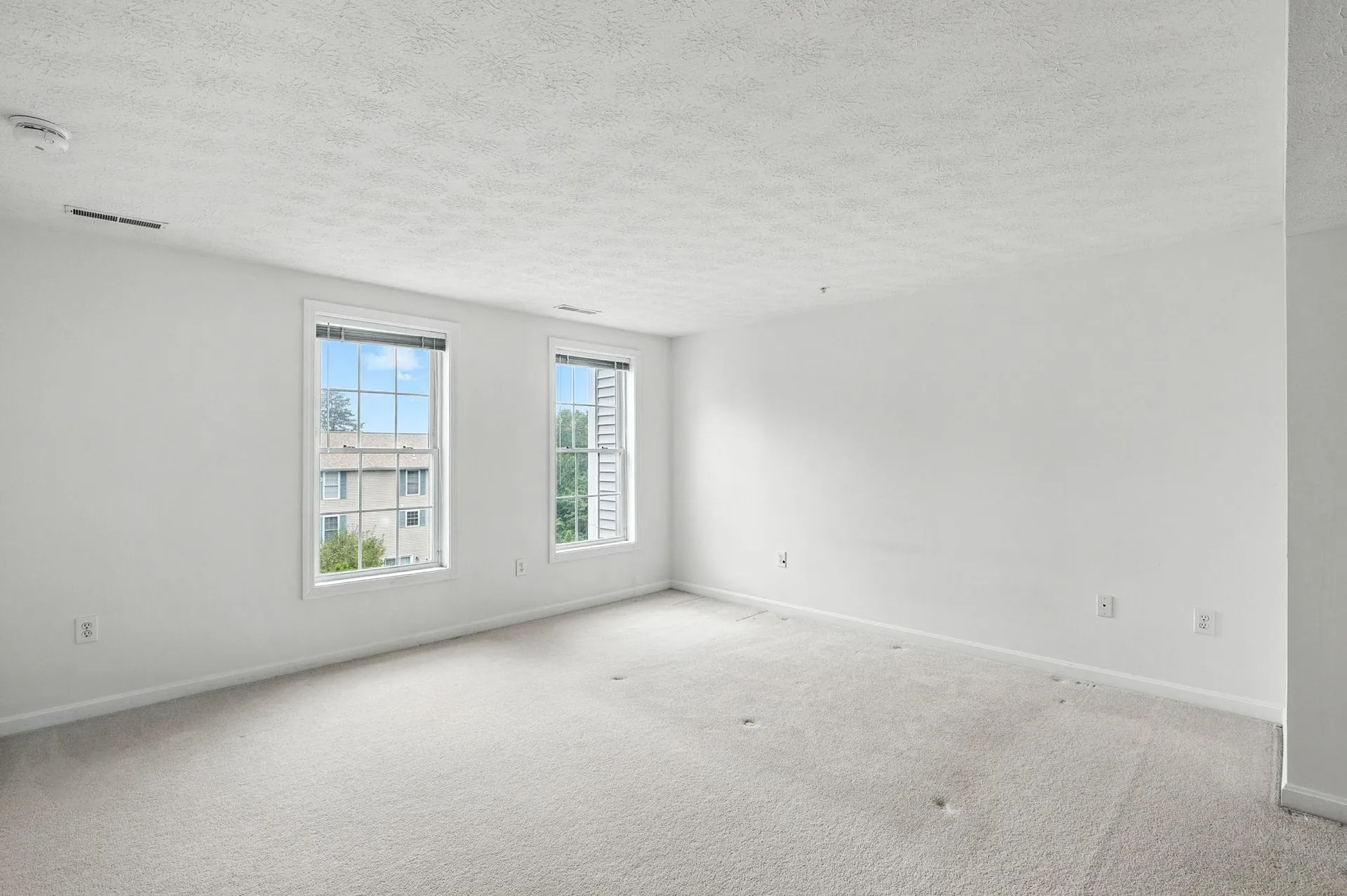 19 Georgetown Drive Nashua NH 03062