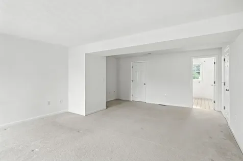 19 Georgetown Drive Nashua NH 03062