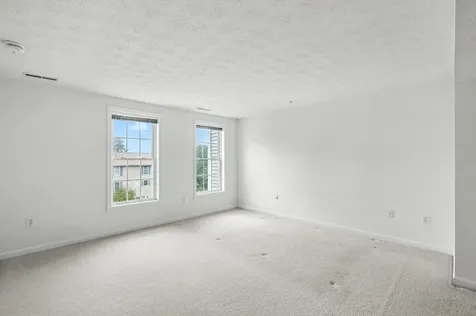 19 Georgetown Drive Nashua NH 03062