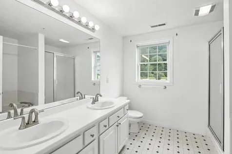 19 Georgetown Drive Nashua NH 03062