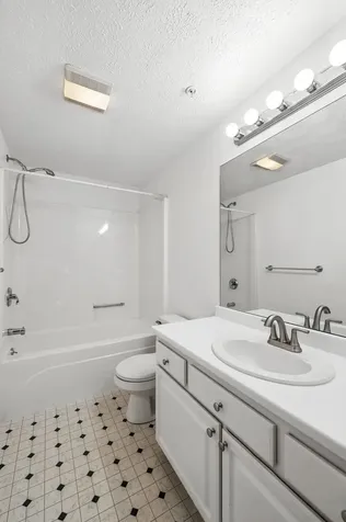 19 Georgetown Drive Nashua NH 03062