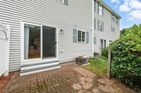 19 Georgetown Drive Nashua NH 03062