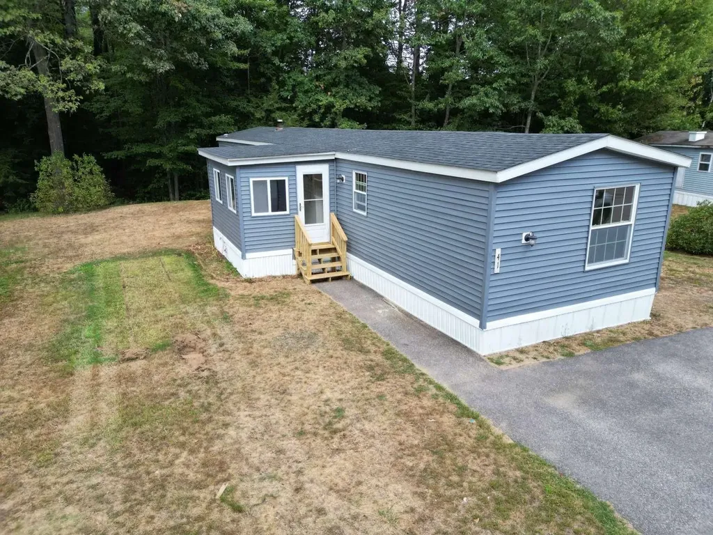 41 Willow Street Tilton NH 03276