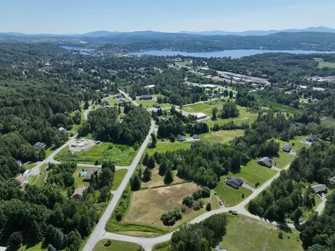 - Macintosh Lane Derby VT 05829