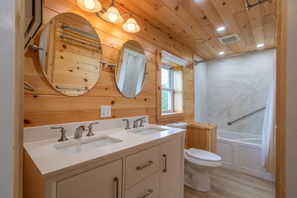 1806 Cross Road Jay VT 05859