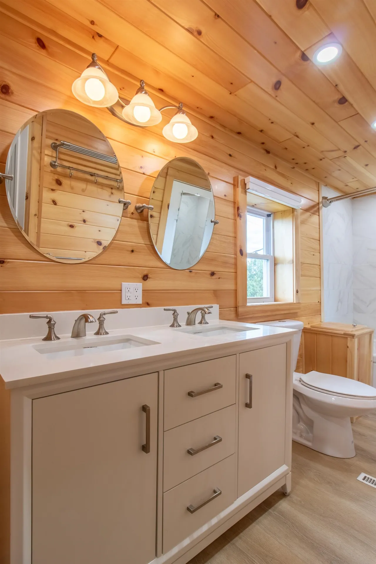 1806 Cross Road Jay VT 05859