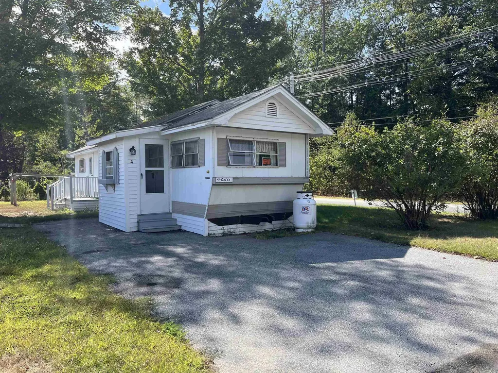 4 Morin Street Holderness NH 03245-0000