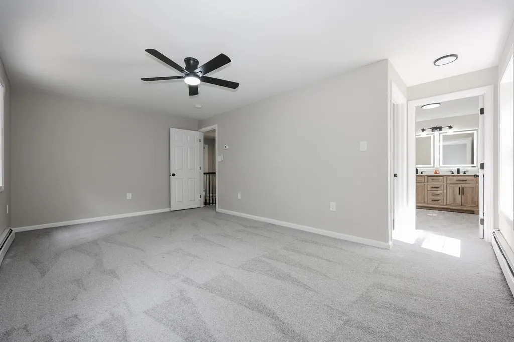 29 Glen Ridge Road Raymond NH 03077