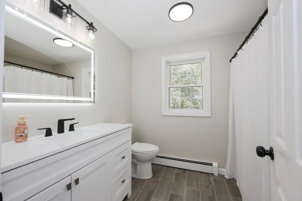 29 Glen Ridge Road Raymond NH 03077