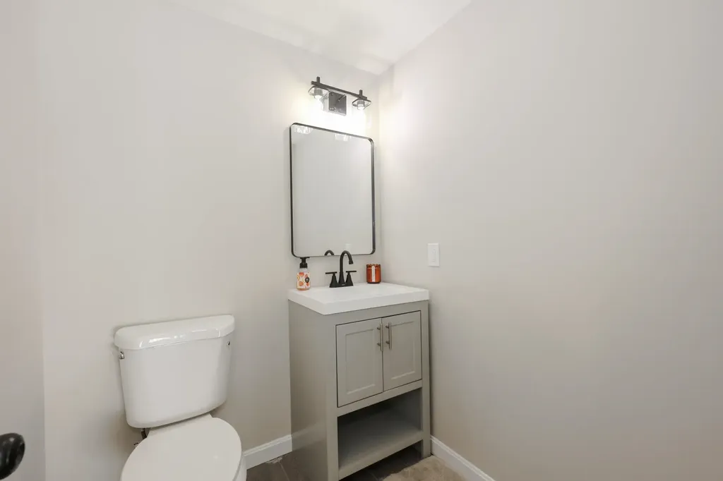 29 Glen Ridge Road Raymond NH 03077