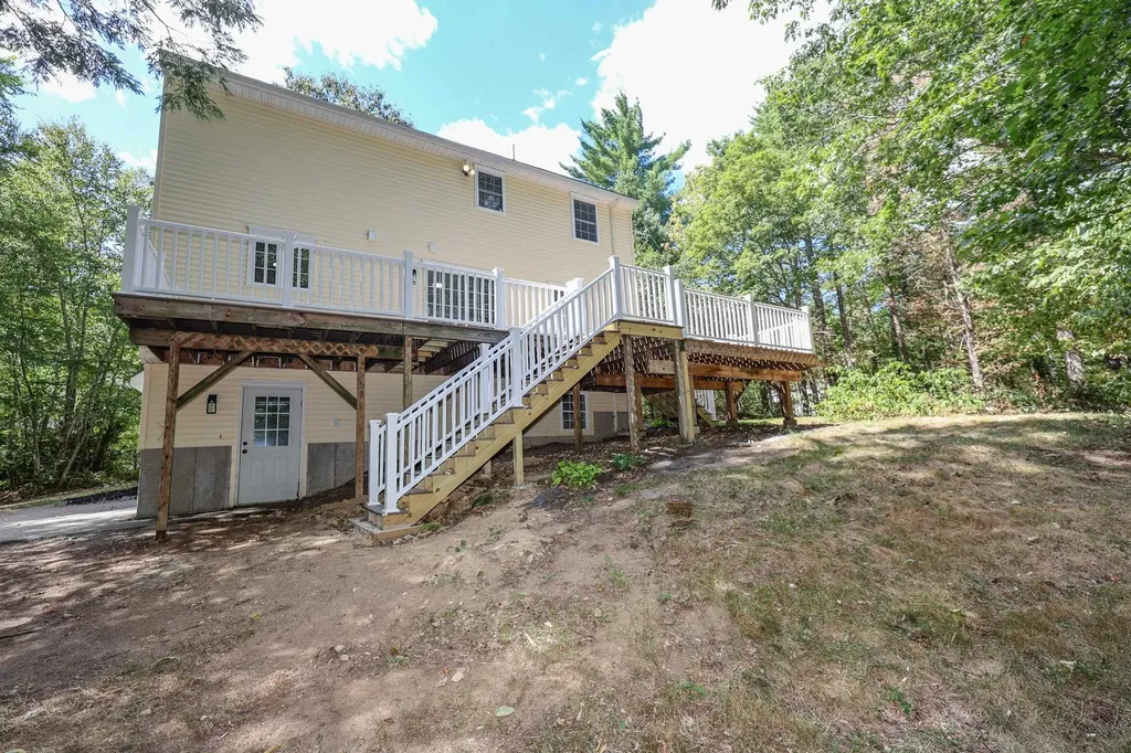 29 Glen Ridge Road Raymond NH 03077