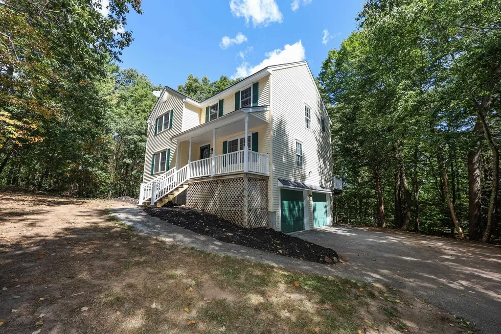 29 Glen Ridge Road Raymond NH 03077