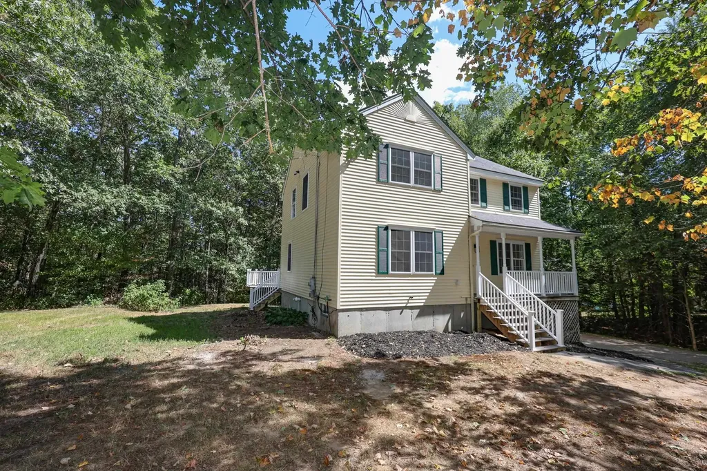 29 Glen Ridge Road Raymond NH 03077